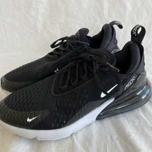 Nike Women’s Air Max 270 Sneaker Running shoes
